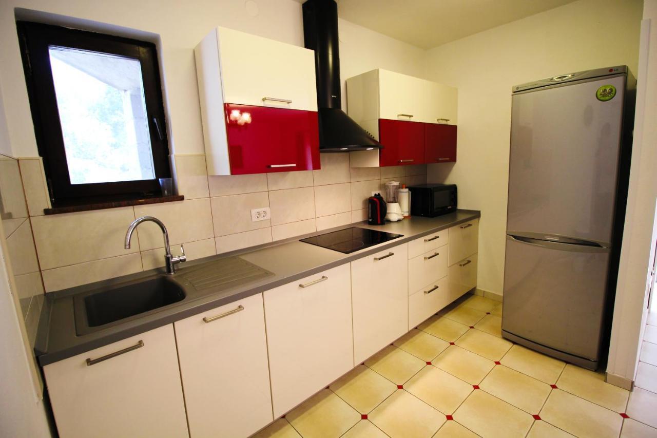 Apartment Duda เพทรอซาเน ภายนอก รูปภาพ